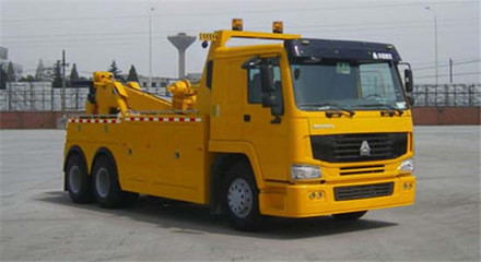 重汽豪沃前四后八拖吊聯(lián)體重型清障車 廈工楚勝的專用汽車制造實力